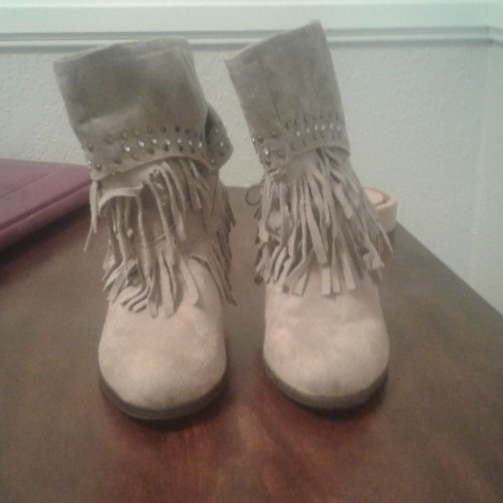 Buckle shoes
